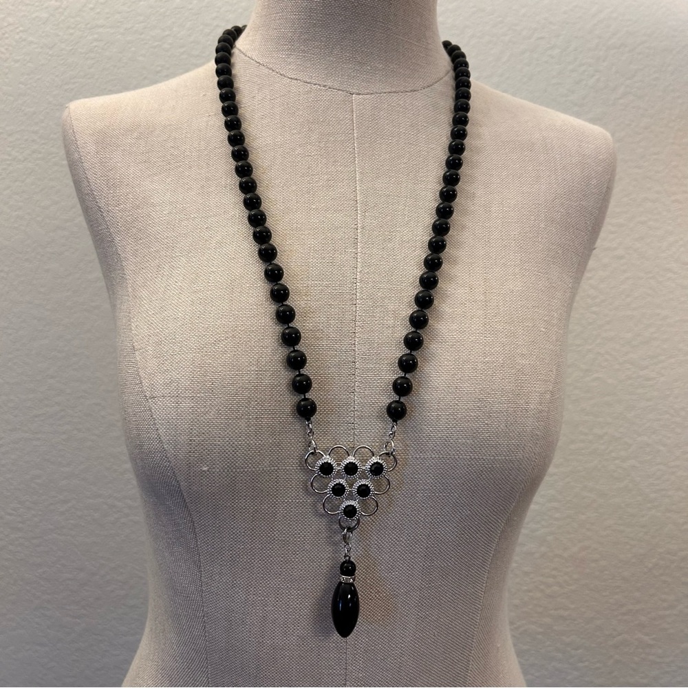 Sarah Coventry Necklace Black Charmer with removable Brooch in Black and Silver.